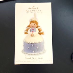 Hallmark Keepsake Ornament KOA Exclusive 2012. Sweet Angel Cake.  New in Box